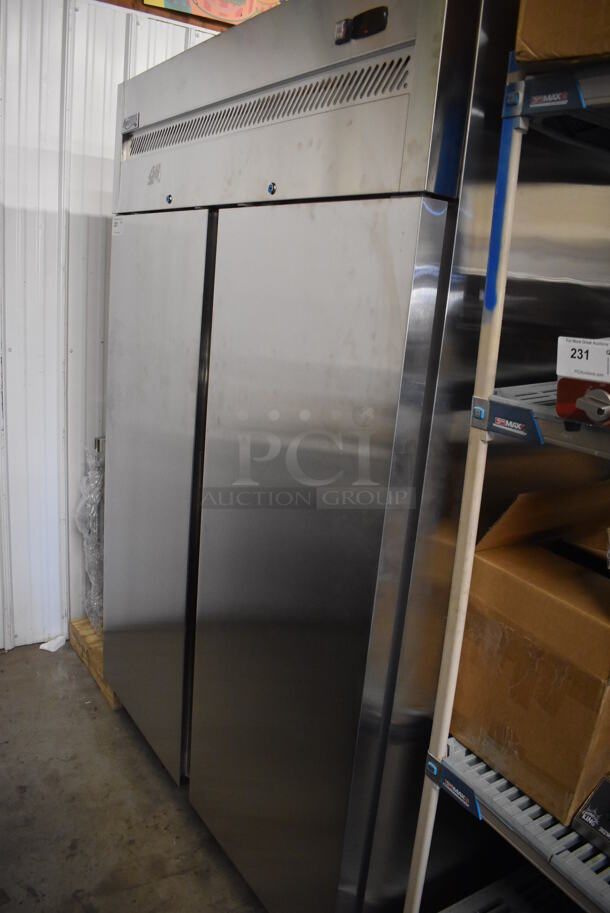 BRAND NEW SCRATCH AND DENT! Avantco 178Z2FHC Stainless Steel Commercial 2 Door Reach In Freezer on Commercial Casters. 115 Volts, 1 Phase. 54x32x82. Tested and Working! - Image 6 of 6
