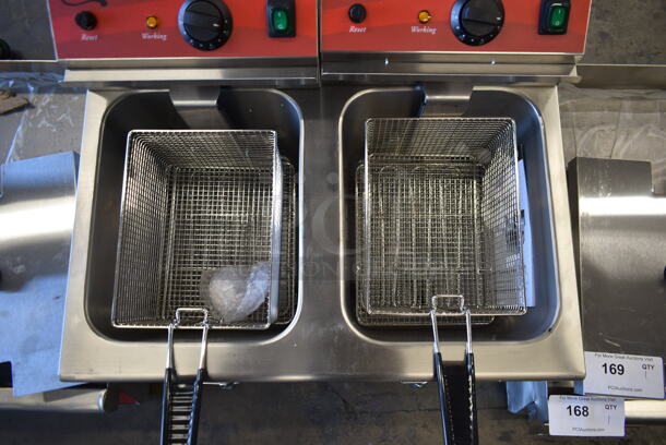 BRAND NEW SCRATCH AND DENT! Avantco 177F202 Stainless Steel Commercial Countertop Electric Powered 2 Bay Deep Fat Fryer w/ 2 Lids and 2 Fry Baskets. 208/240 Volts, 1 Phase. - Image 5 of 9