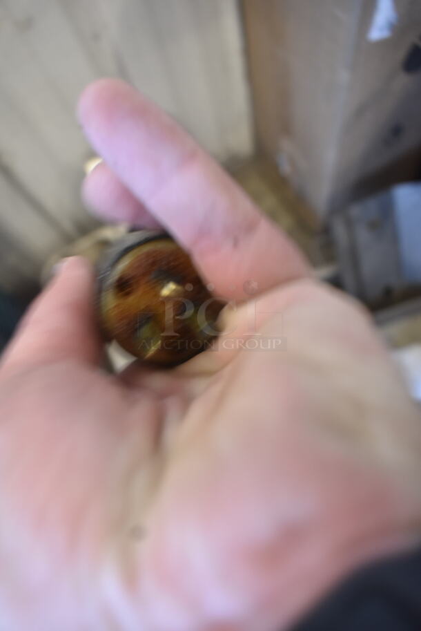 Countertop Electric Fryer w/ Dump Station and Fry Basket 250 Volts 1 Phase - Image 4 of 4