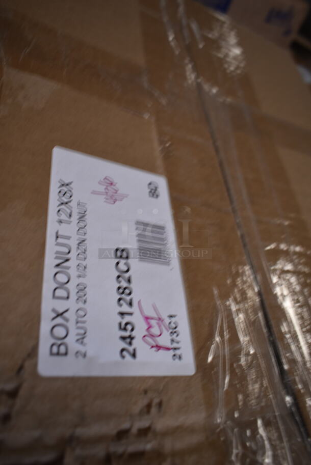 PALLET LOT of 30 BRAND NEW Boxes Including 24515112CB Baker's Mark White CustomizBLE Auto-Popup Donut/Bakery Box, 129MCS28W Choice 28 oz. White 8 3/4" x 6 1/4" x 1 3/4" Rectangular Microwavable Heavy Weight Container with Lid - 150/Case, 4 Boxes 130TASTERSP Choice 3" White Plastic Tasting Spoon - 3000/Case, 129MCS12B Choice 12 oz. Black 6" x 4 3/4" x 1 3/4" Rectangular Microwavable Heavy Weight Container with Lid - 150/Case, 966TALLFLDB Choice White Tall-Fold 6" x 13" Dispenser Napkin - 8000/Case, 357EQUALIZ14 FLAT Tech Equalizers 1/4"-20 Thread Black Table Leveler - 4/Pack - From Group (OD Kit) 349C3024SEQ, 5001TPJ Lavex 1-Ply Jumbo 1400' Toilet Paper Roll with 9" Diameter - 12/Case, 2 Box 127PL400 Choice PET Plastic Lid for 3.25 to 5.5 oz. Souffle Cup / Portion Cup - 2500/Case, 2451282CB Baker's Mark 12" x 8" x 2 1/4" White Customizable Auto-Popup Donut / Bakery Box - 200/Case. 30 Times Your Bid! - Image 10 of 12