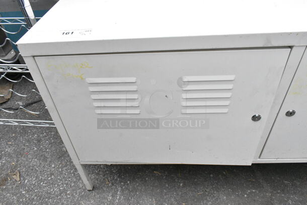 White Metal 2 Door Locker.  - Image 2 of 3