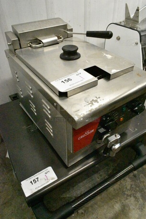 BRAND NEW SCRATCH AND DENT! 2024 Crosson EF-6V Stainless Steel Commercial Countertop Electric Powered Fryer w/ Metal Fry Basket and Lid. 120 Volts, 1 Phase. - Image 3 of 6