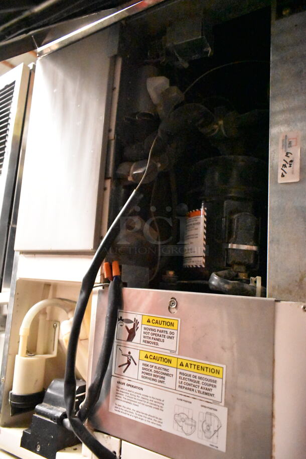 Hoshizaki KM-500MAF Stainless Steel Commercial Ice Machine Head on Hoshizaki DB-200C Commercial Hotel Dispenser Ice Bin. 115-120 Volts, 1 Phase.  - Image 6 of 7
