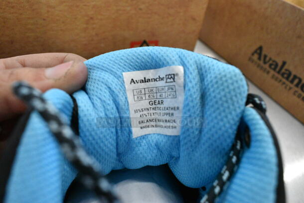 2 BRAND NEW! Pairs of Hiking Boots 8.5 and 5.5. 2 Times Your Bid!  - Image 9 of 9