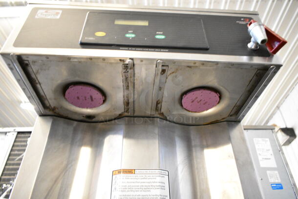 Curtis SCD1000GT63A000 Stainless Steel Commercial Countertop Double Coffee Machine w/ Hot Water Dispenser. 120/220 Volts, 1 Phase.  - Image 3 of 4