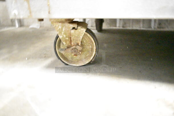 Alto Shaam Halo Heat Stainless Steel Commercial Electric Powered Cook N Hold Cabinet on Commercial Casters.  - Image 4 of 5