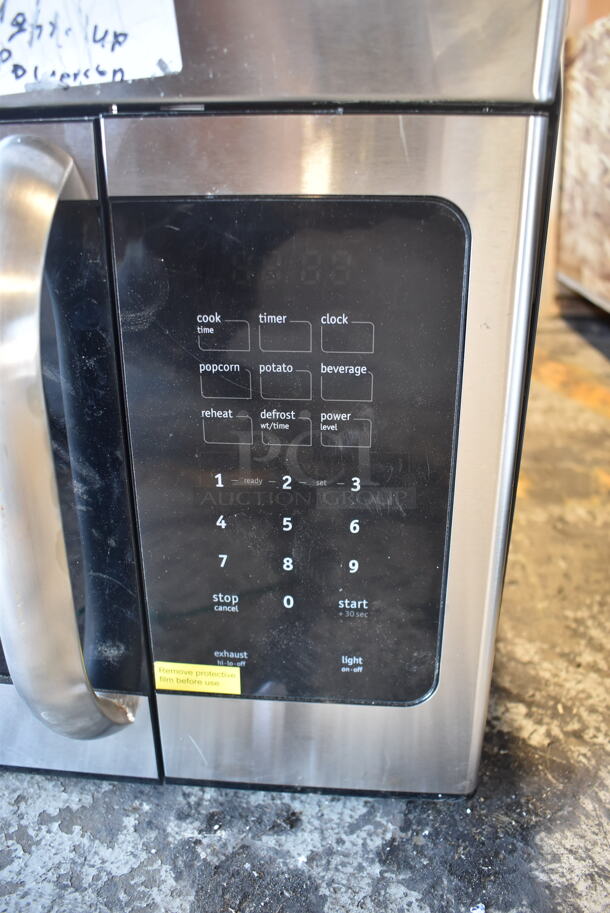 Frigidaire FFMV164LSA Metal Residential Microwave Oven. 120 Volts, 1 Phase. - Image 4 of 9
