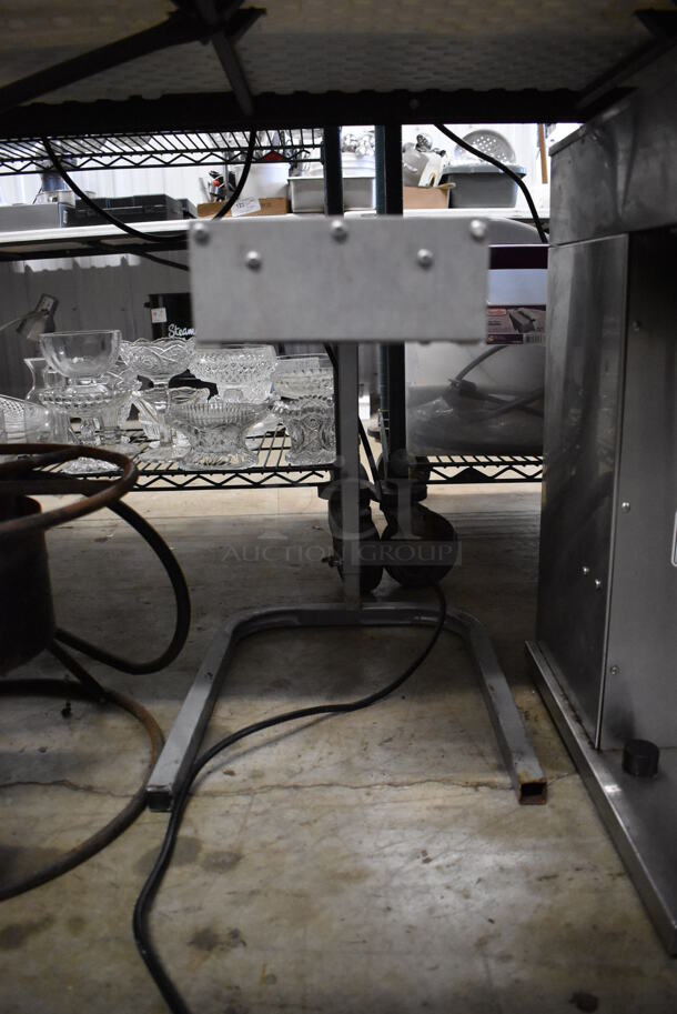 2010 Nemco 6152-24 Metal Commercial Countertop Heat Lamp. 120 Volts, 1 Phase. 14.5x25x19.5. Tested and Working! - Image 4 of 8