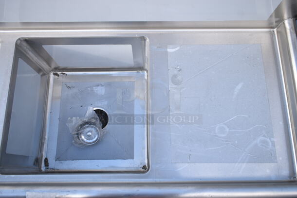 BRAND NEW SCRATCH AND DENT! Regency 600S3171718R Stainless Steel 76" 16 Gauge Stainless Steel Three Compartment Sink with Galvanized Steel Legs and 1 Drainboard - 17" x 17" x 12" Bowls - Image 4 of 6