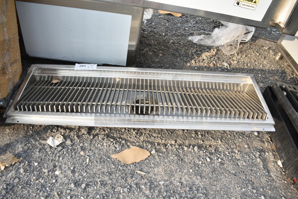 BRAND NEW SCRATCH AND DENT! Regency 600FT1242SS 12" x 42" 14-Gauge Stainless Steel Floor Trough with Grate - Image 2 of 4