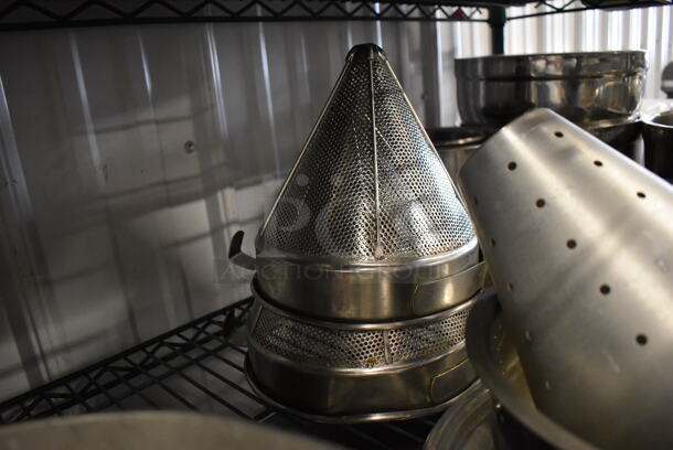 ALL ONE MONEY! Tier Lot of Various Items Including 8 Metal Skillets, 2 Sauce Pans, 2 China Cap Strainers, Colanders and 3 Insulated Metal Mixing Bowls - Image 6 of 6