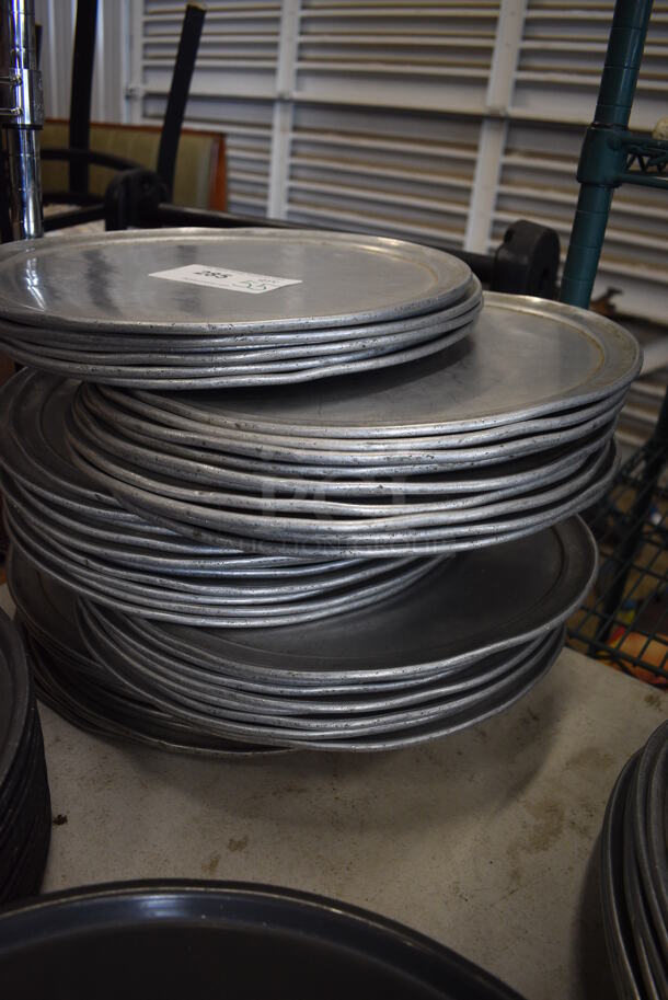 55 Metal Round Pizza Baking Pans. 14x14. 55 Times Your Bid! - Image 3 of 3