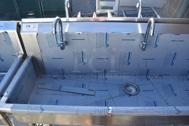 BRAND NEW SCRATCH AND DENT! Advance Tabco FS-FMM-100FV Stainless Steel 16 Gauge Multi Station Hand Sink w/ 5 Faucets, 5 Foot Pedals and Under Shelf. 100x18.5x44 - Image 3 of 6