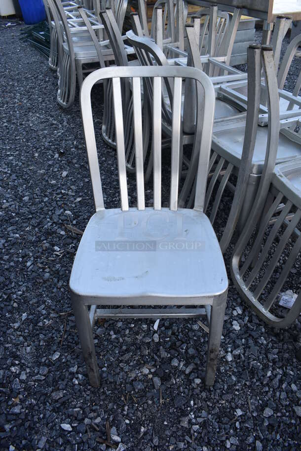 8 Metal Dining Chairs. 15x18x34. 8 Times Your Bid!