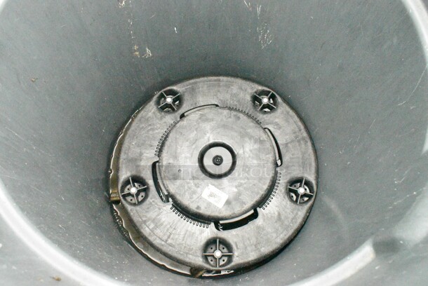 7 Various Items Including Poly Trash Cans. 7 Times Your Bid! - Image 5 of 12