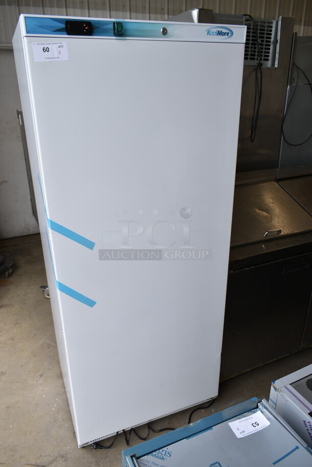 BRAND NEW SCRATCH AND DENT! KoolMore KM-RMD20WH 20 Cu. Ft. Commercial Reach-In Refrigerator In White With Manual Defrost. 115 Volts, 1 Phase. Tested and Working! - Image 2 of 5