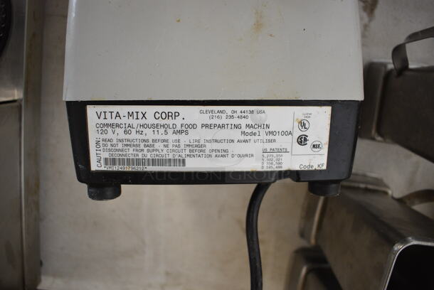 Vita-Mix Model VM0100A Metal Commercial Countertop Blender w/ 3 Metal Pitchers. 120 Volts, 1 Phase. 8x9x18. Tested and Working! - Image 4 of 5