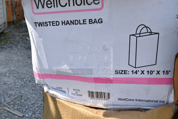 PALLET LOT of 14 BRAND NEW Boxes Including Dart 90HTPF1R White Foam Square Take Out Container with Hinged Lid 9" x 9" x 3" - 200/Case, 500SPC040 4 oz. Round Plastic Spice Jar - 500/Case, 999SPC16R Containers, Fineline 5032-L Super Bowl Clear PET Plastic Dome Lid for 32 oz. Bowls - 100/Case, 500LSTRWL Choice 9, 12, 16, 20, and 24 oz. Clear Strawless / Sip Lid - 1000/Case. 14 Times Your Bid!  - Image 8 of 12
