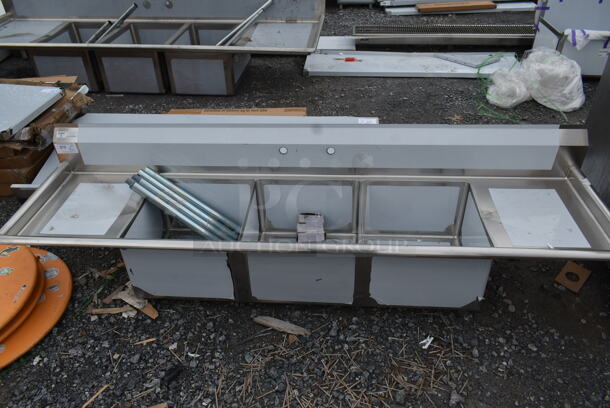BRAND NEW SCRATCH AND DENT! Steelton 522CS31818LR Stainless Steel Commercial 3 Bay Sink w/ Dual Drain Boards. Bays 18x18. Drain Boards 16x20  - Image 2 of 6