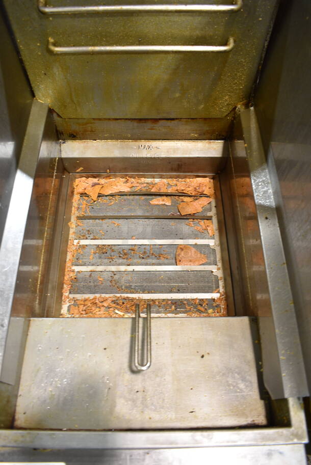 2020 Mainstreet 541FF40N Stainless Steel Commercial Floor Style Natural Gas Powered Deep Fat Fryer w/ 2 Metal Fry Baskets and Splash Guard. 90,000 BTU.  - Image 4 of 7