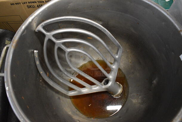 Hobart VML80 Metal Commercial 80 Quart  Mixing Bowl w/ Paddle Attachment and Dolly on Commercial Casters. 26x21.5x18, 14x3x20.5, 16.5x16.5x7 - Image 4 of 8