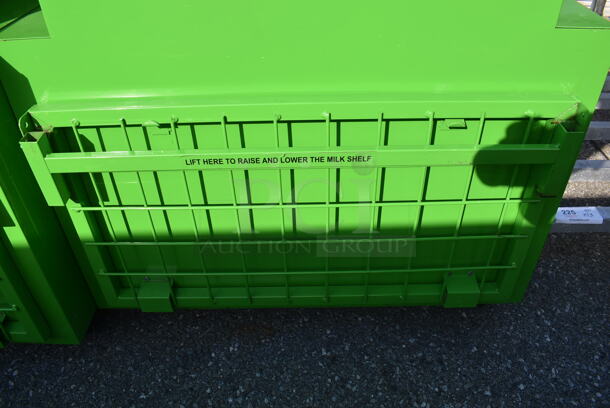Green Metal Cart on Commercial Casters. 32x30x65 - Image 4 of 5