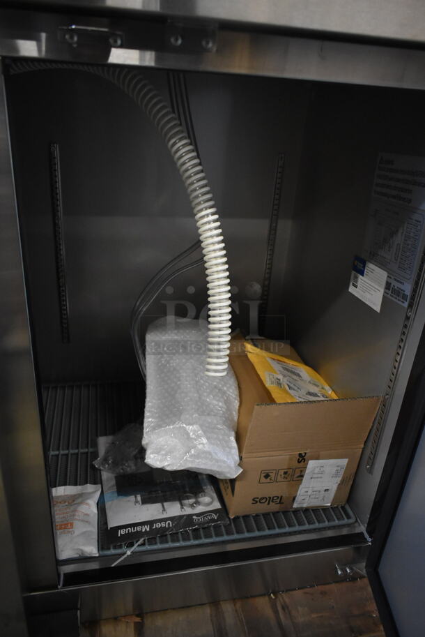 BRAND NEW SCRATCH AND DENT! Avantco 178UDD3HCS Stainless Steel Commercial Direct Draw Kegerator / Beer Dispenser with (2) 2 Tap Towers - (3) 1/2 Keg Capacity. 115 Volts, 1 Phase. Tested and Working! - Image 11 of 12