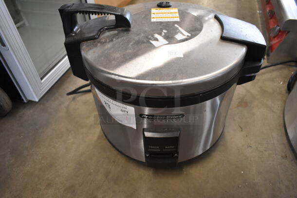 BRAND NEW SCRATCH AND DENT! Hamilton Beach 37540 Stainless Steel Countertop 40 Cup (20 Cup Raw) Rice Cooker / Warmer. 115 Volts, 1 Phase. Tested and Working! - Image 2 of 5