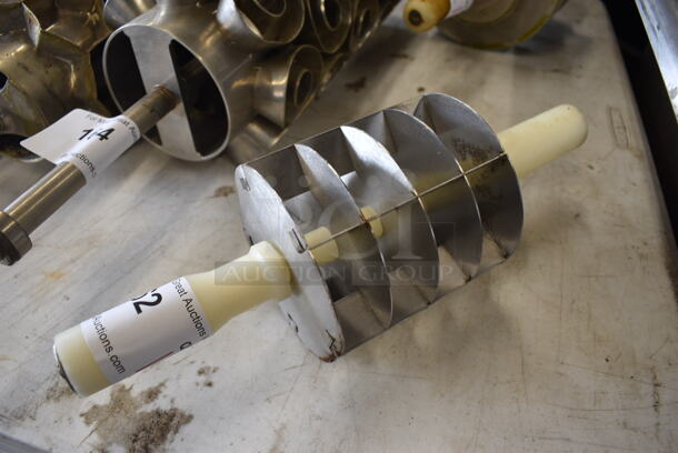 Rochow Metal Donut Cutting Rolling Pin. 14x4x4 - Image 1 of 3