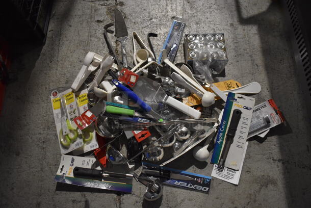 ALL ONE MONEY! Crate of Various BRAND NEW Items Including Tongs, Ladles, Scissors and Hollowick Liquid Candles - Image 1 of 7