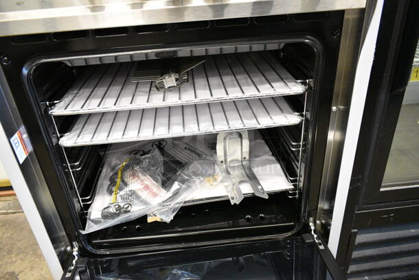 BRAND NEW SCRATCH AND DENT! 2023 Galanz GL1FR24ASSAGN Stainless Steel Natural Gas Powered 4 Burner Range w/ Oven. - Image 5 of 6
