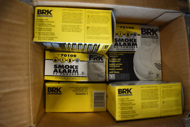 ALL ONE MONEY! Box of Royston 1699652 Kickplate and Box of BRK Smoke Alarms - Image 2 of 5