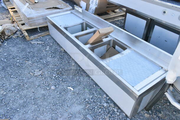 BRAND NEW SCRATCH AND DENT! Regency 600B32172219 72" x 21" Three Bowl Underbar Sink with (2) 19" Drainboards - Image 3 of 4