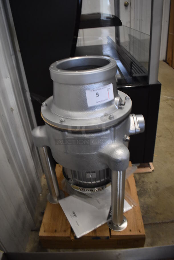 BRAND NEW SCRATCH AND DENT! Hobart FD4/500-1 Metal Commercial Garbage Disposal. 230/480 Volts. 17x19x25. Tested and Working! - Image 5 of 8