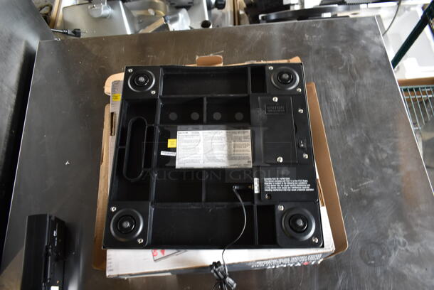 BRAND NEW SCRATCH AND DENT! Taylor TE30WD Stainless Steel Commercial Countertop Battery Powered Scale. - Image 7 of 11