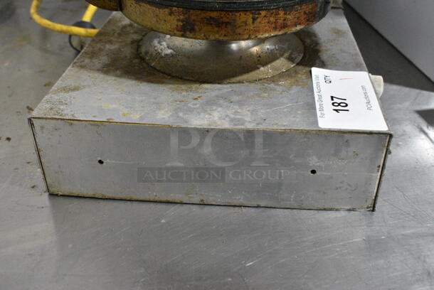 American Metalware Metal Commercial Countertop Double Waffle Maker. Tested and Working! - Image 8 of 8
