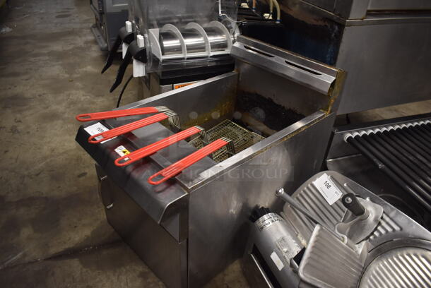 CPG Commercial Stainless Steel Natural Gas Countertop Fryer With Fry Basket Pushers. - Image 3 of 5