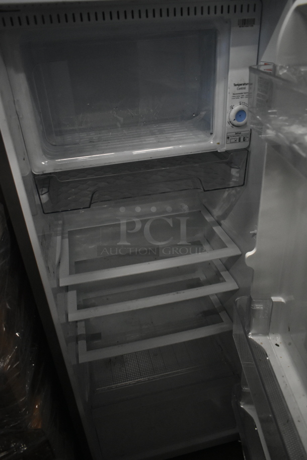 LG LRONC0705A/00 Metal Single Door Cooler. 115 Volts, 1 Phase. Tested and Working! - Image 3 of 5