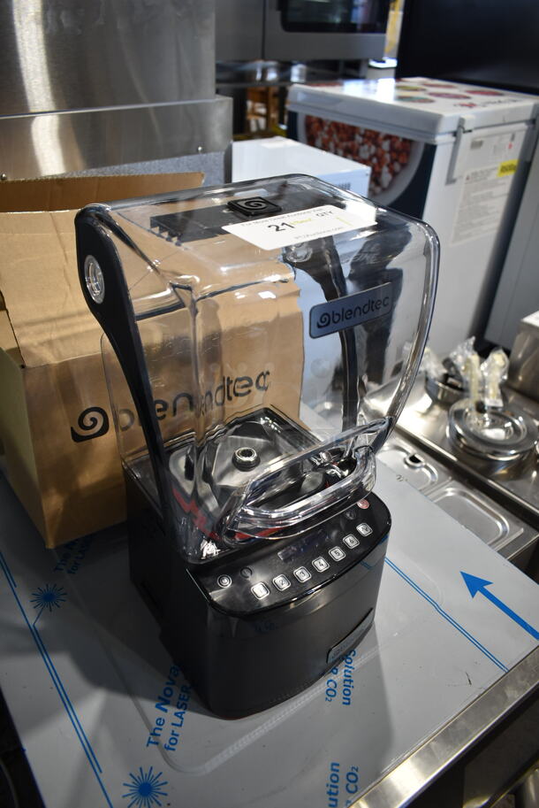 BRAND NEW SCRATCH AND DENT! 2023 Blendtec CQB2 Metal Commercial Countertop Drink Blender w/ Poly Dome Cover. 120 Volts, 1 Phase. Tested and Working! - Image 2 of 11