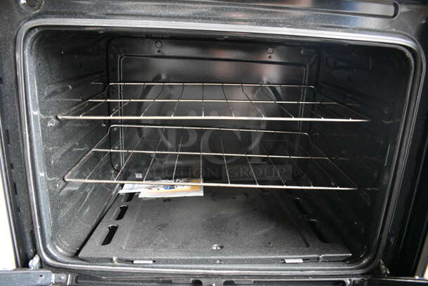 Whirlpool Model WFG320M0BS3 Natural Gas Powered 4 Burner Range w/ Oven. 30x26x46.5 - Image 7 of 9