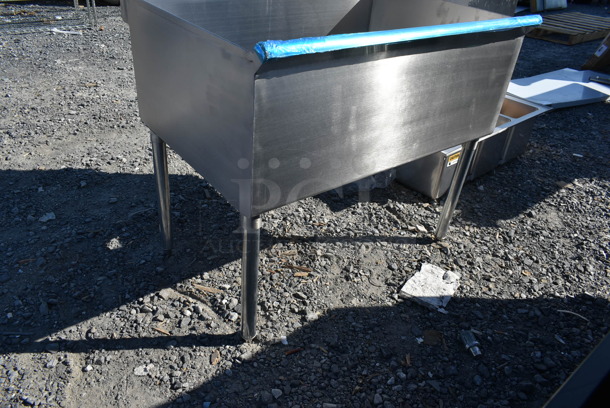 BRAND NEW SCRATCH AND DENT! Stainless Steel Commercial Single Bay Sink. - Image 2 of 4