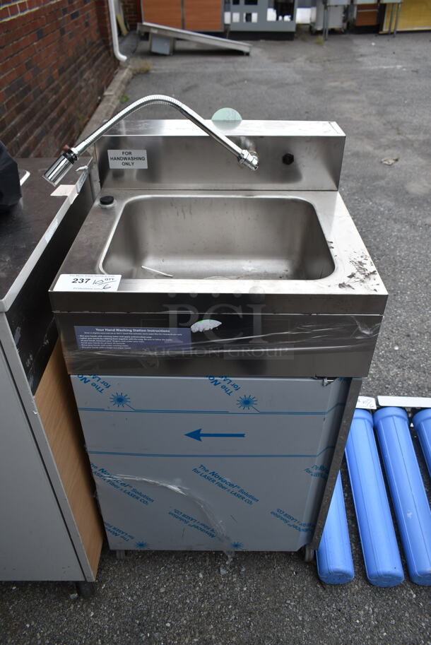 Easy Hardware Hybrid 684 Stainless Steel Commercial Single Bay Portable Sink on Commercial Casters. - Image 1 of 5