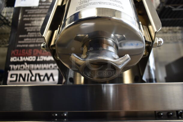 BRAND NEW SCRATCH AND DENT! Avantco 177SSH7V Stainless Steel Commercial Countertop Horizontal Manual Sausage Suffer.  - Image 9 of 11