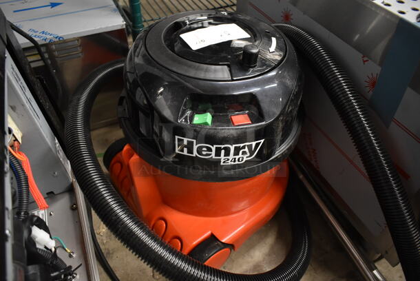 BRAND NEW SCRATCH AND DENT! NaceCare Solutions 358K8027114 Henry ProVac PPR 240 K-8027114 2.5 Gallon Corded Canister Vacuum with AST6 15" Carpet Productivity Kit. 120 Volts, 1 Phase. Tested and Working! - Image 6 of 7