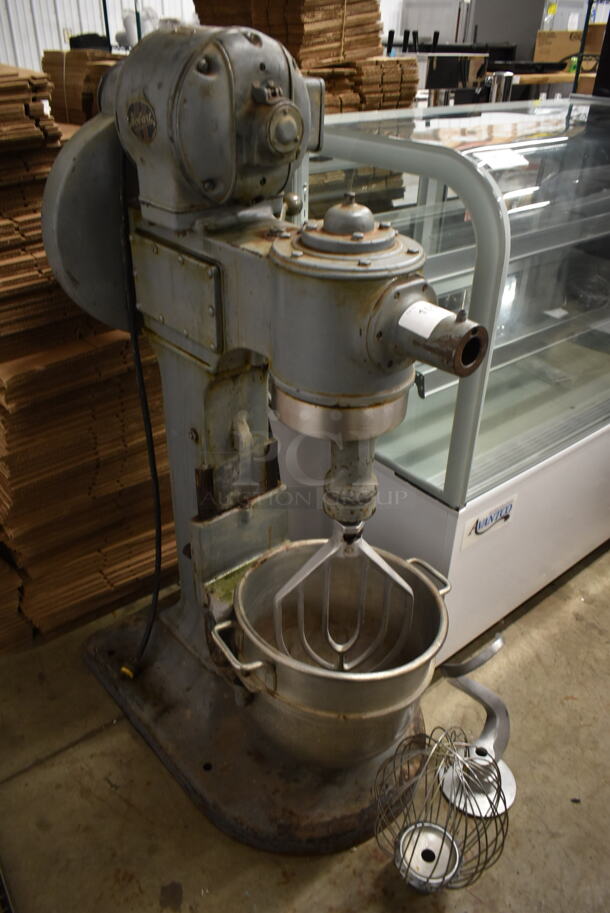 Hobart S-301 Metal Commercial 30 Quart Planetary Dough Mixer w/ Metal Mixing Bowl, Dough Hook, Paddle and Whisk Attachments. 115 Volts, 1 Phase. Tested and Working! - Image 7 of 9
