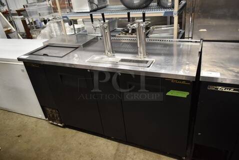 2010 True TDD-3CT Stainless Steel Commercial Direct Draw Kegerator w/ 2 Two Head Beer Towers, Sliding Lid and 4 Couplers. 115 Volts, 1 Phase. Tested and Working!