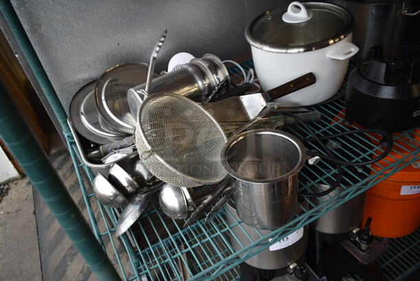 ALL ONE MONEY! 2 Tier Lot of Various Items Including Cutting Boards and Metal Baking Pans. - Image 4 of 5