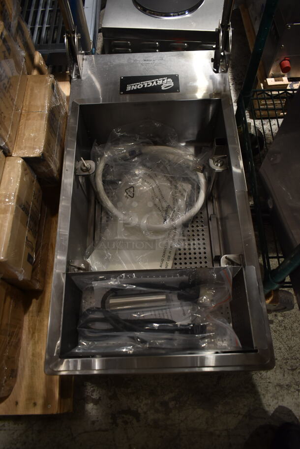 BRAND NEW SCRATCH AND DENT! 2023 Fryclone 259FLTRM50 Stainless Steel Commercial 70 Pound Oil Filtration System on Commercial Casters. 120 Volts, 1 Phase.  - Image 3 of 5