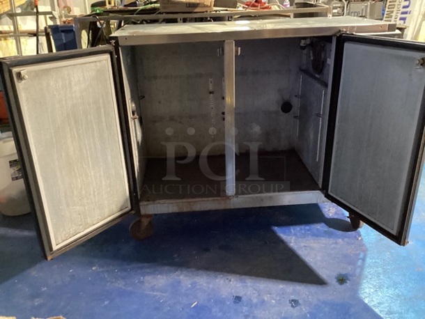 Beverage-Aire, All Purpose Under Bar Chiller. Wire Shelving Included. 
48 x 23 x 40-1/2. 
TESTED AND WORKING 
 - Image 4 of 4