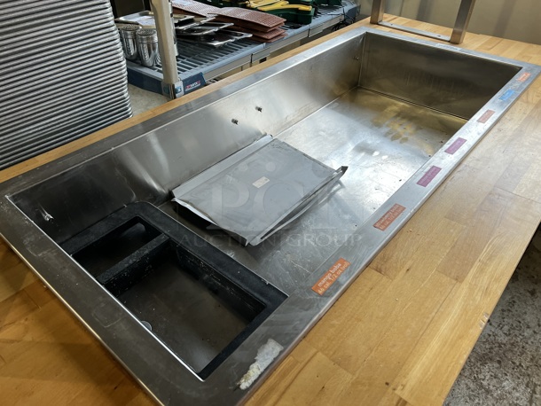 Stainless Steel Commercial Refrigerated Buffet Station Drop In w/ Sneeze Guard and Tabletop Frame. 115 Volts, 1 Phase. 77x36x48. Tested and Working! - Image 7 of 7